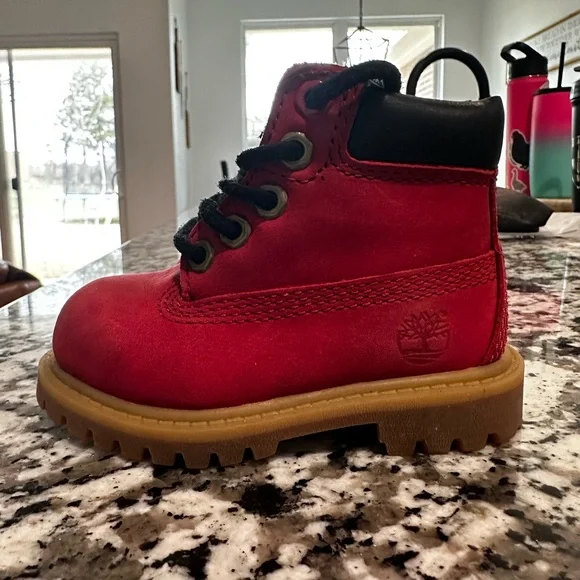 Red and black toddler Timberland boots - Picture 3 of 7